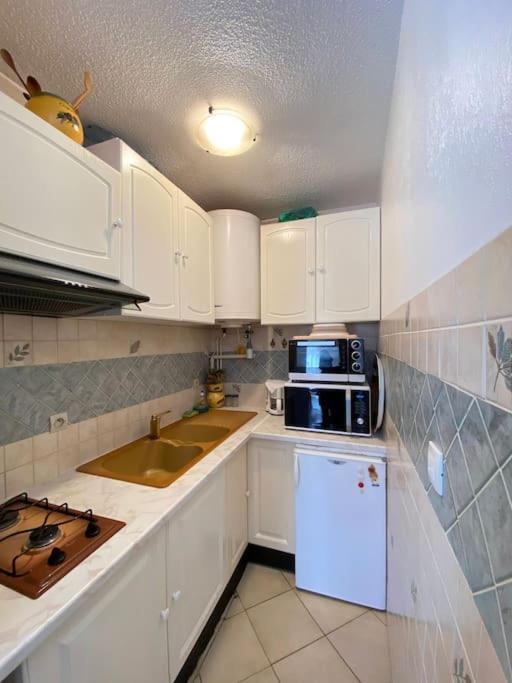 Charmant Studio Costebelle Proche Gare, Terrasse Et Parking Gratuit Apartment อิแยร์ ภายนอก รูปภาพ